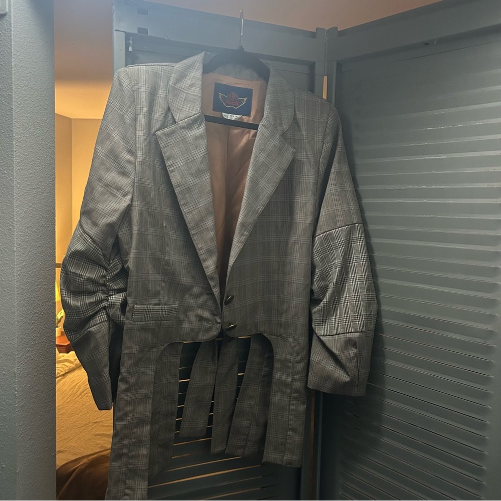 Vintage 139 Avion Plaid Blazer with Belt